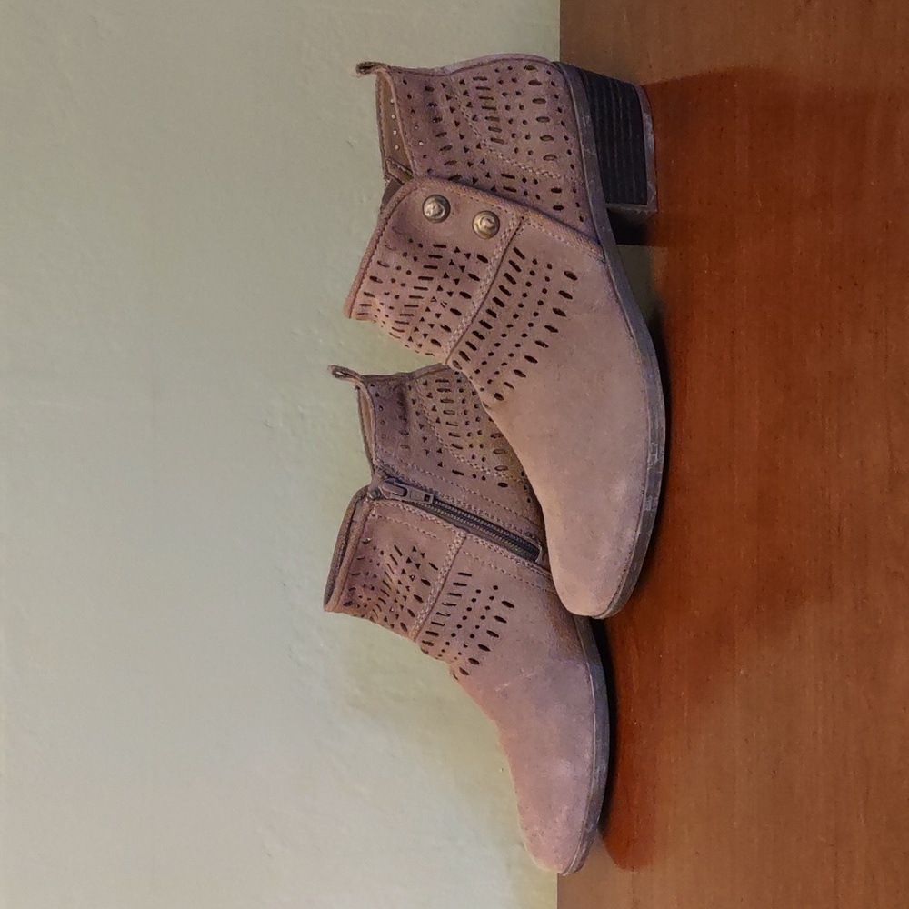 BareTraps brown suede Ankle Boots. Size 8.5